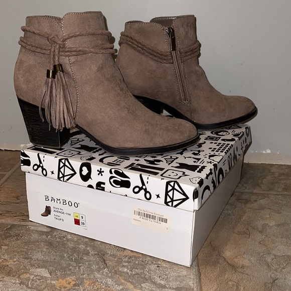 Booties - Picture 3 of 4